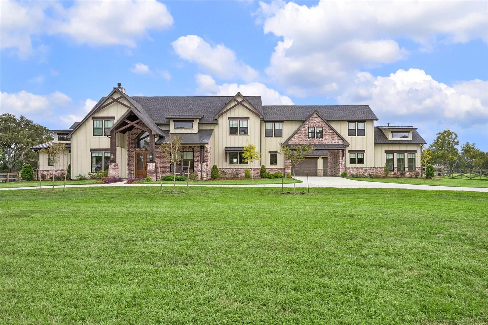 301 W Viejo DR - Photo 1