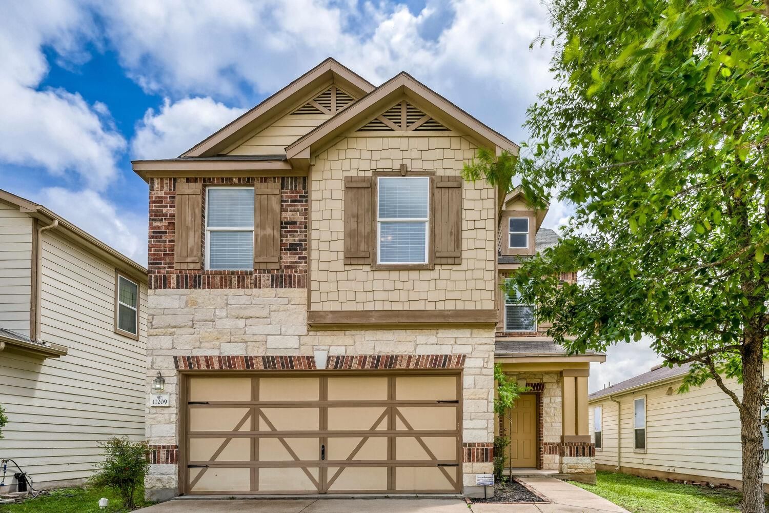 11209 Drumellan ST - Photo 1