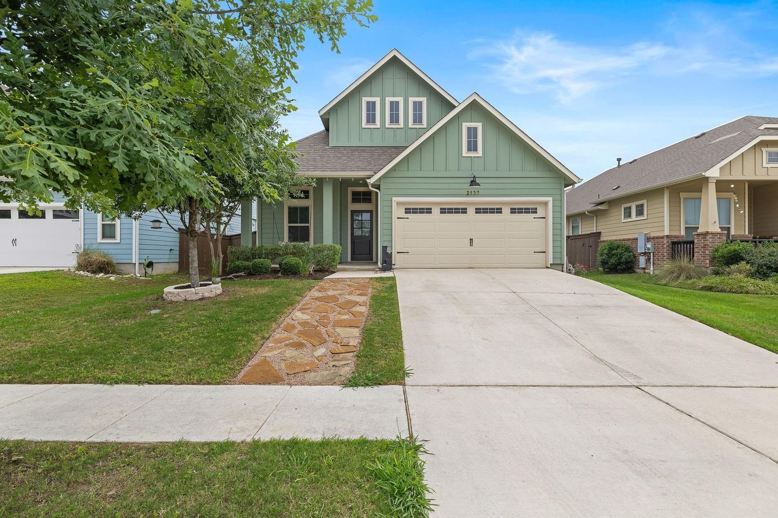2137 Ringstaff RD - Photo 1