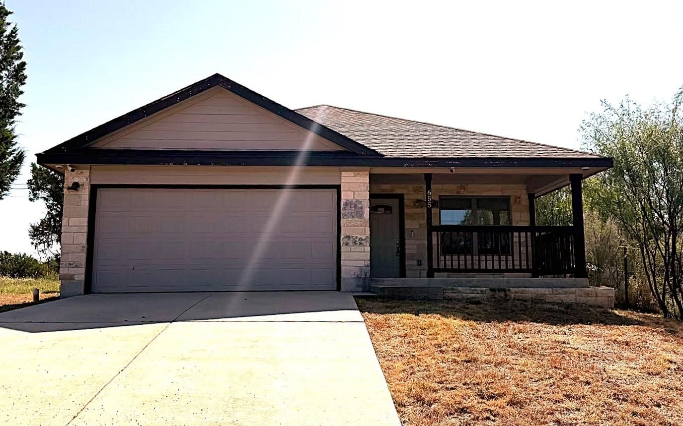 655 Oak LN - Photo 1