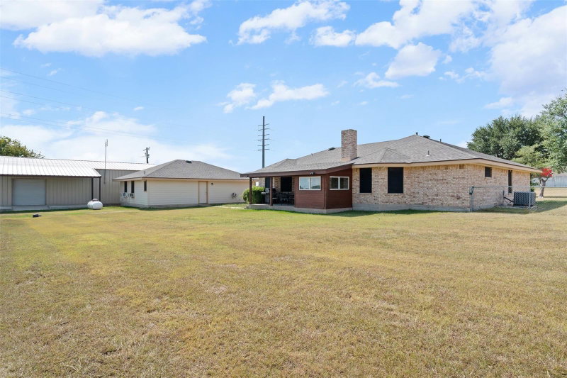 Property photo 33
