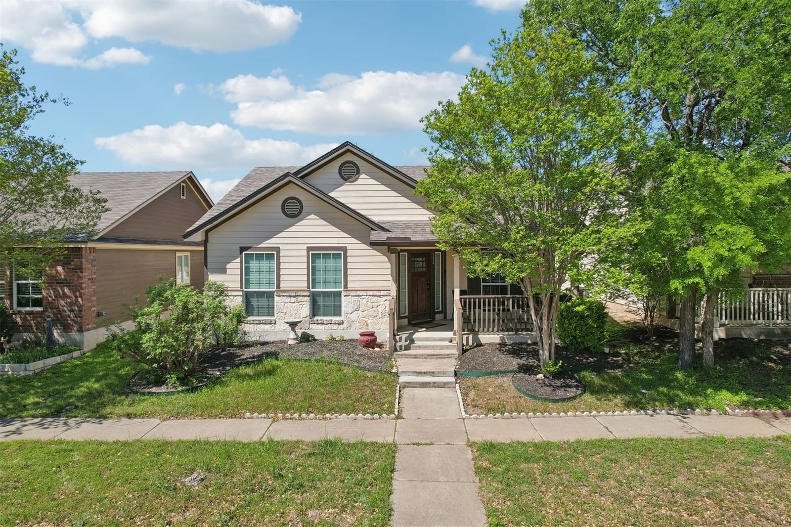 736 Gabriel Mills DR - Photo 1