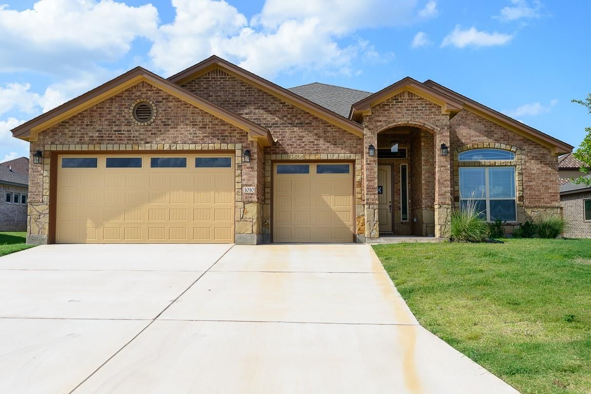 1010 Winchester DR - Photo 1