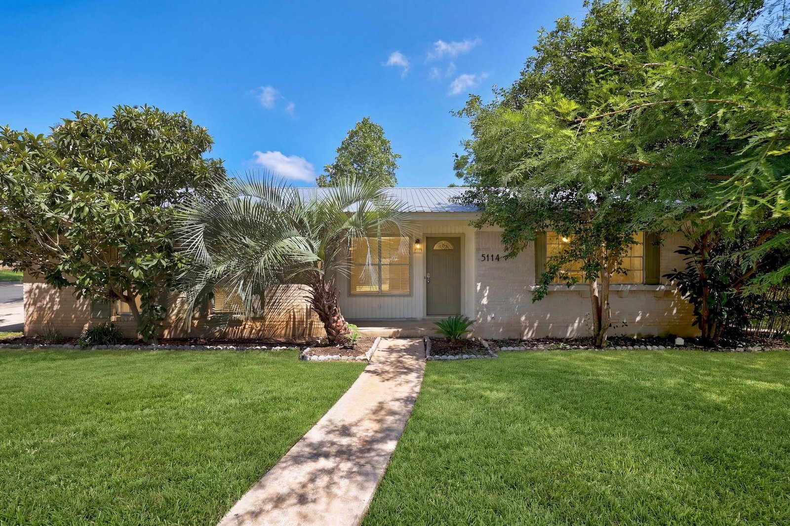 5114 Emerald Forest DR - Photo 1