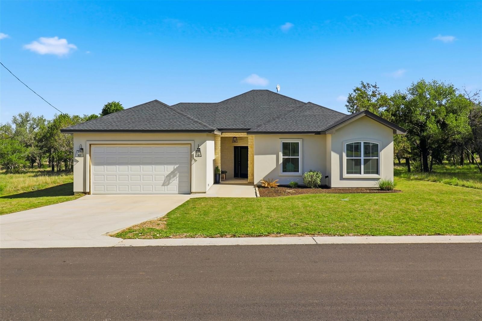 1612 White Tail RD - Photo 1