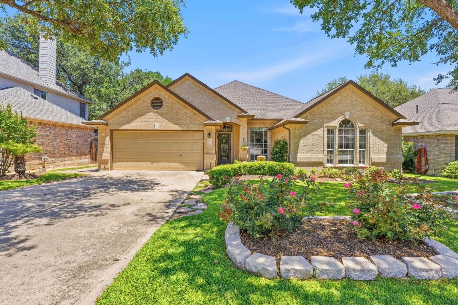 1331 Fall Creek LOOP - Photo 1
