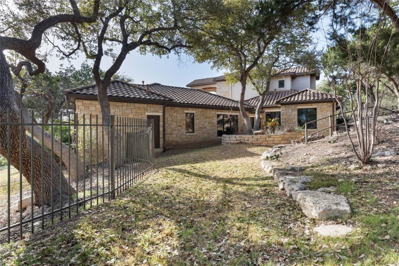 Property photo 38