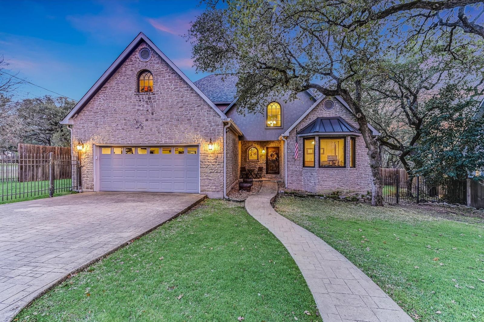 640 Bluffside DR - Photo 1