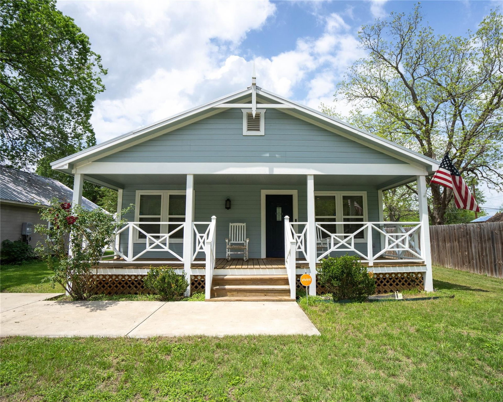 404 Rivers ST - Photo 1