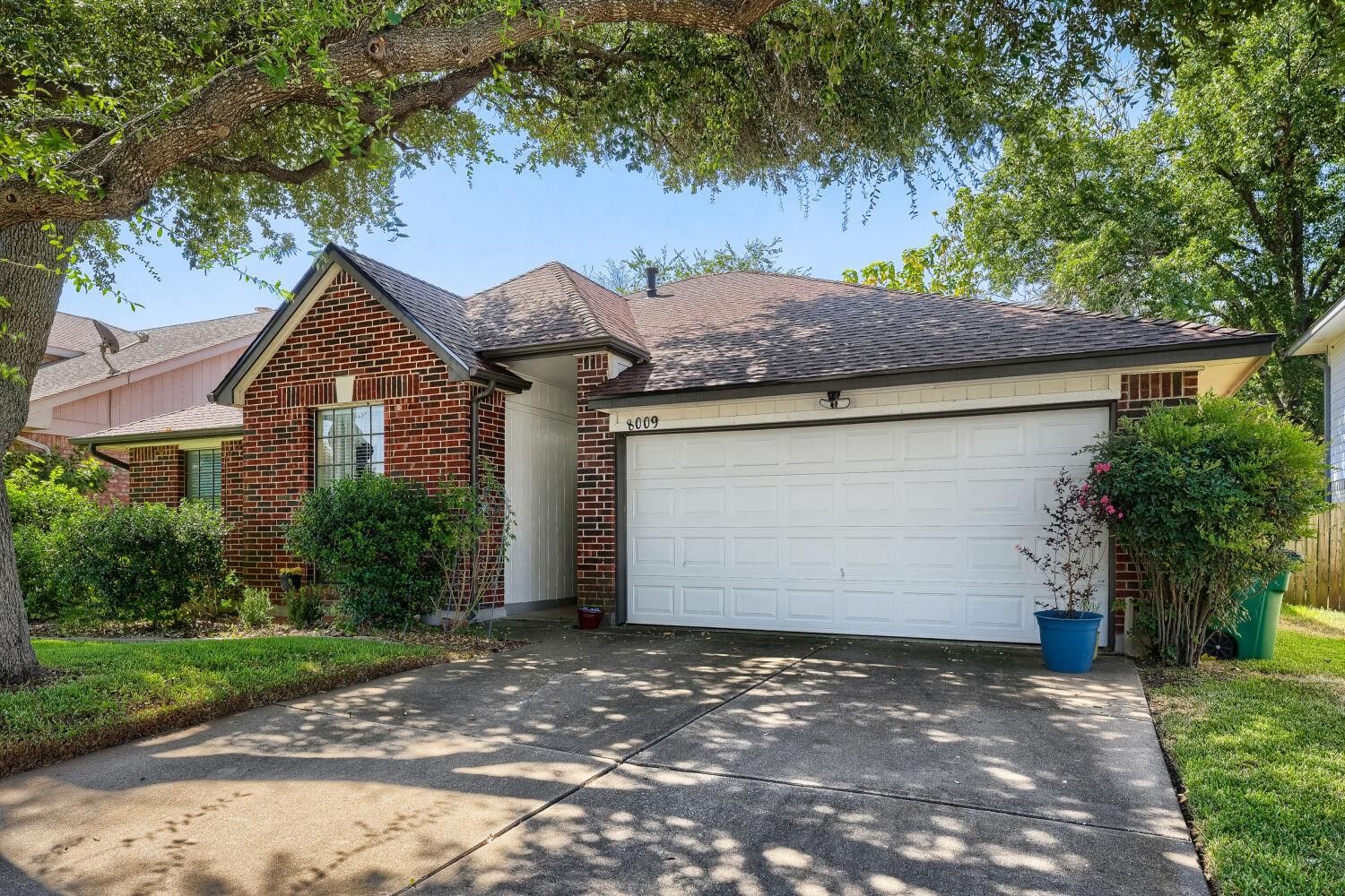 8009 Tantara CT - Photo 1