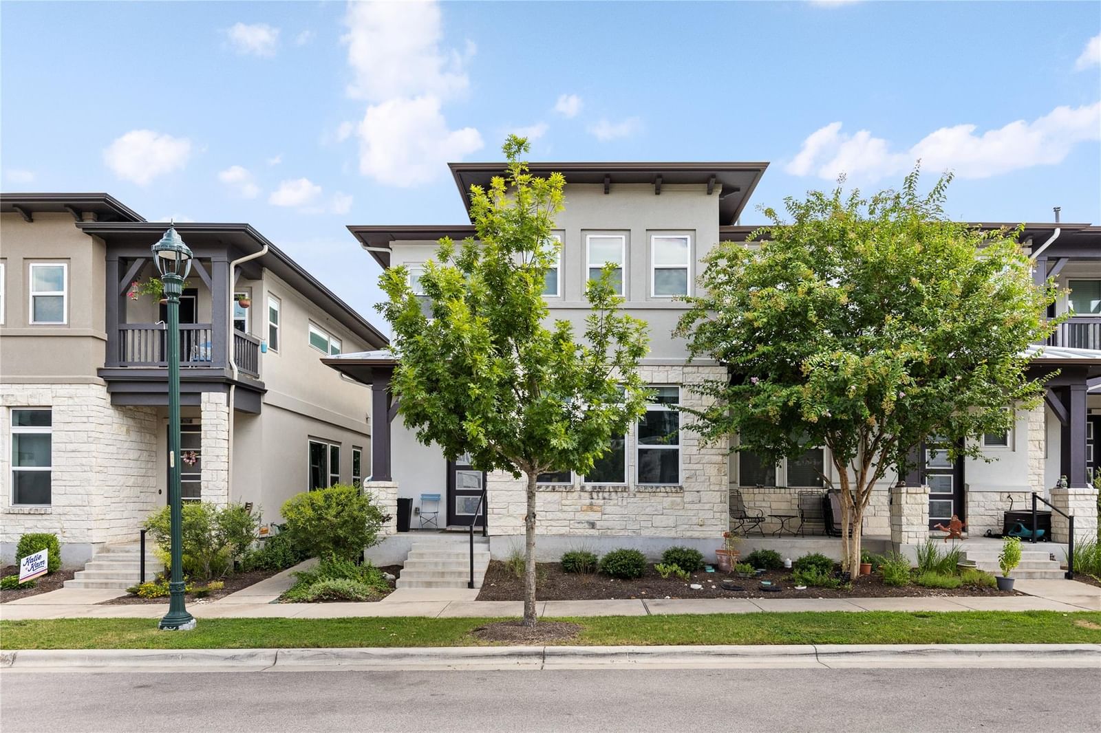 2515 Robert Browning ST - Photo 1