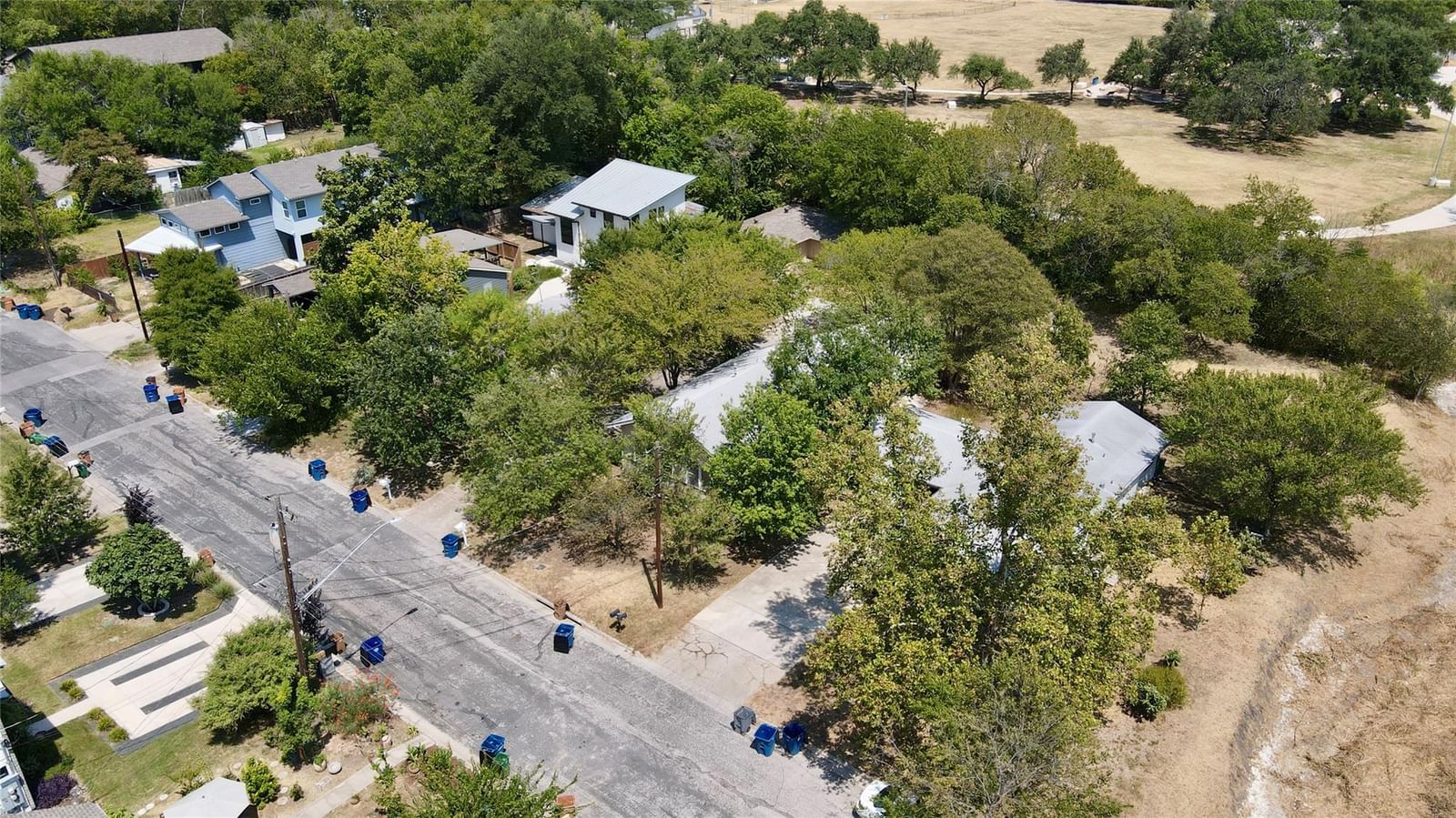 402 Swanee DR - Photo 1