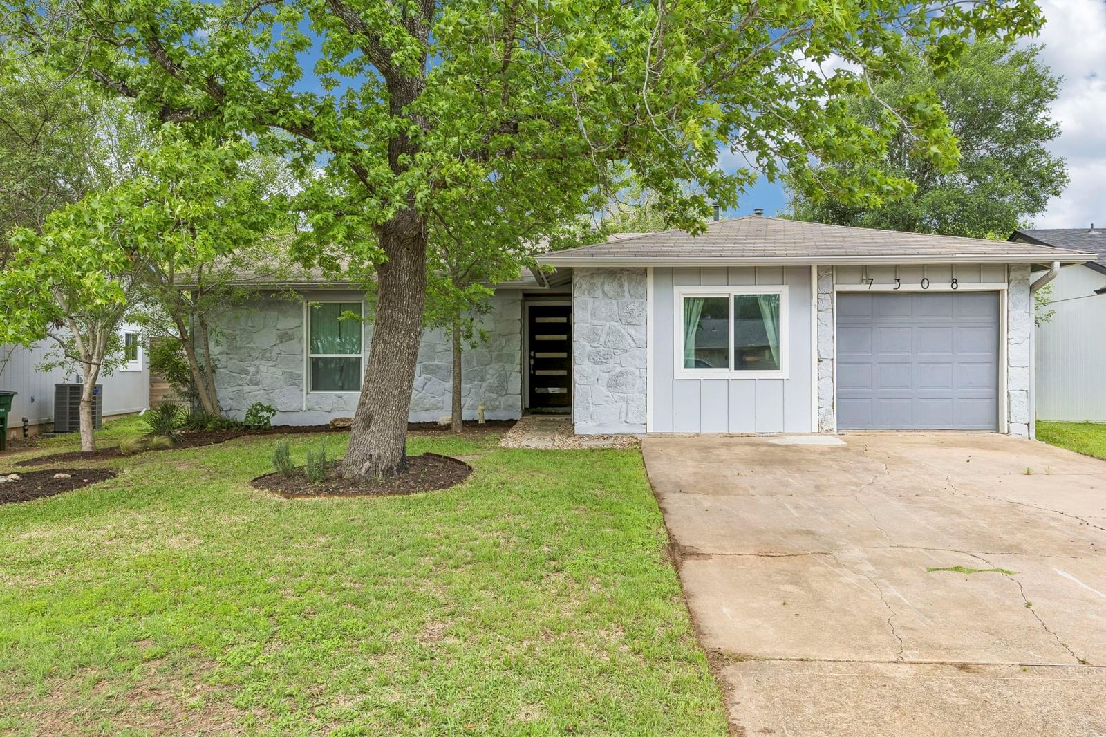 7308 Saffron ST - Photo 1