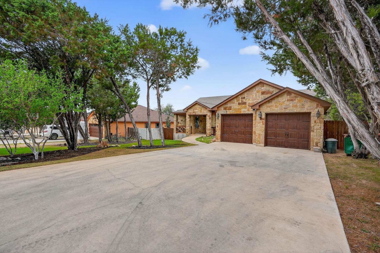 4 Redwood CIR - Photo 1