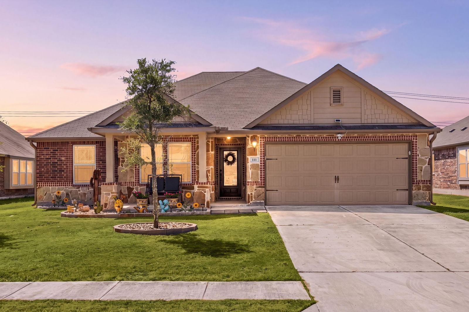 111 Plantain DR - Photo 1