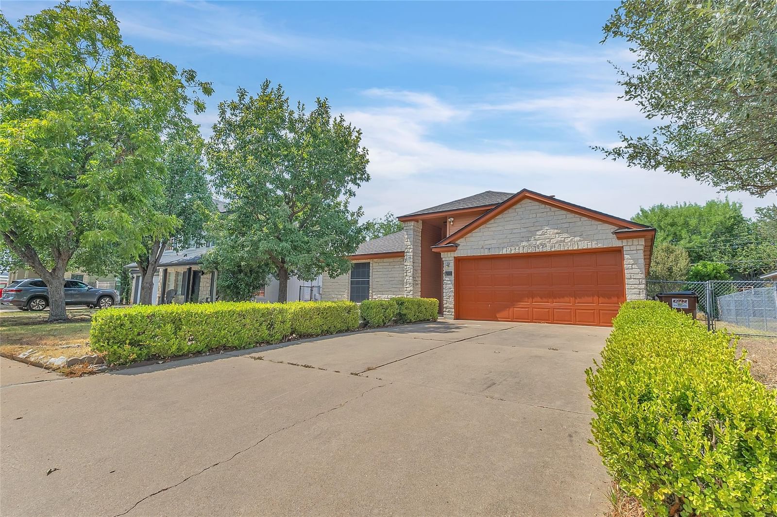 1902 Hollow Tree BLVD - Photo 1