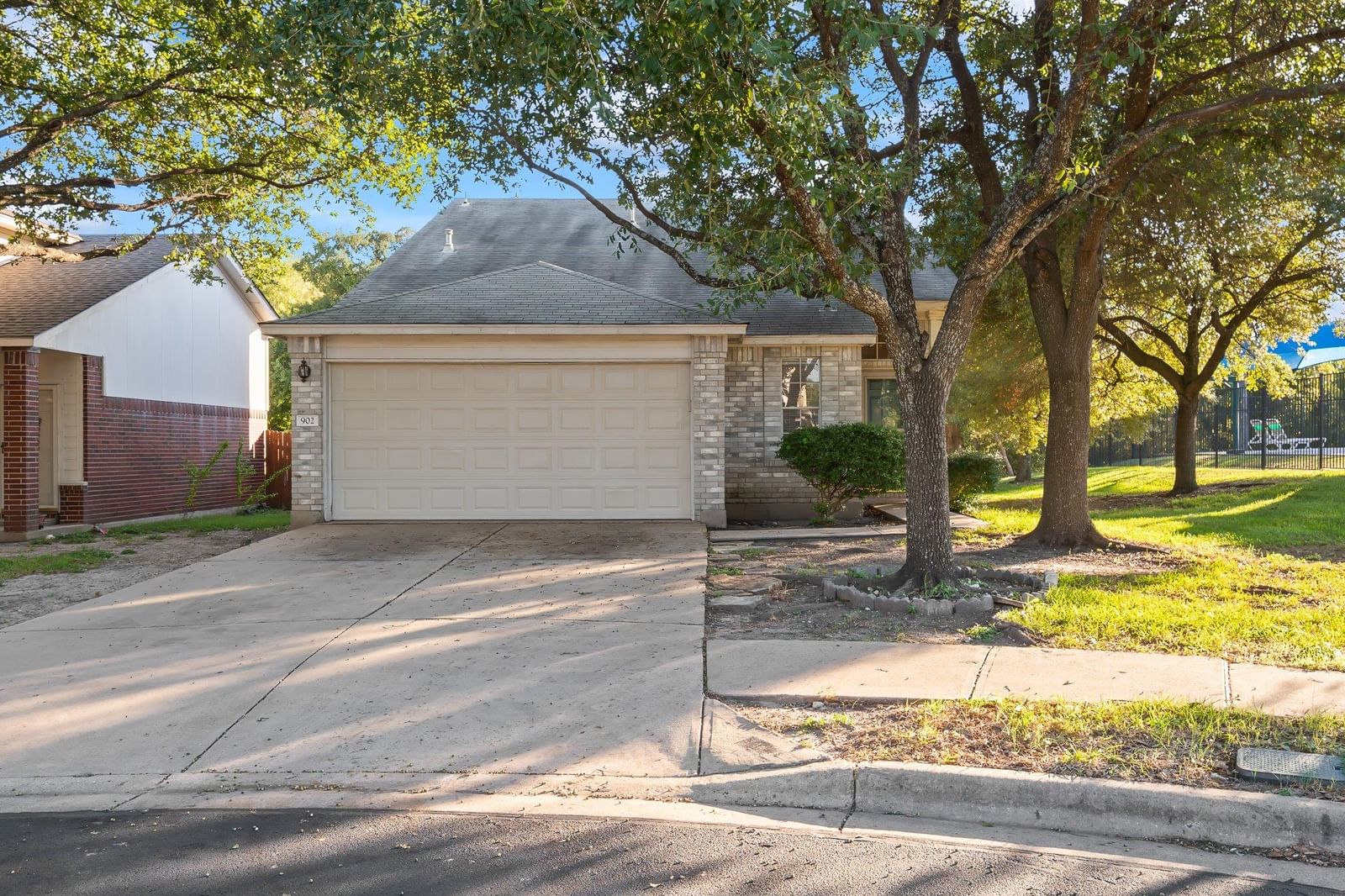 902 Moser River DR - Photo 1