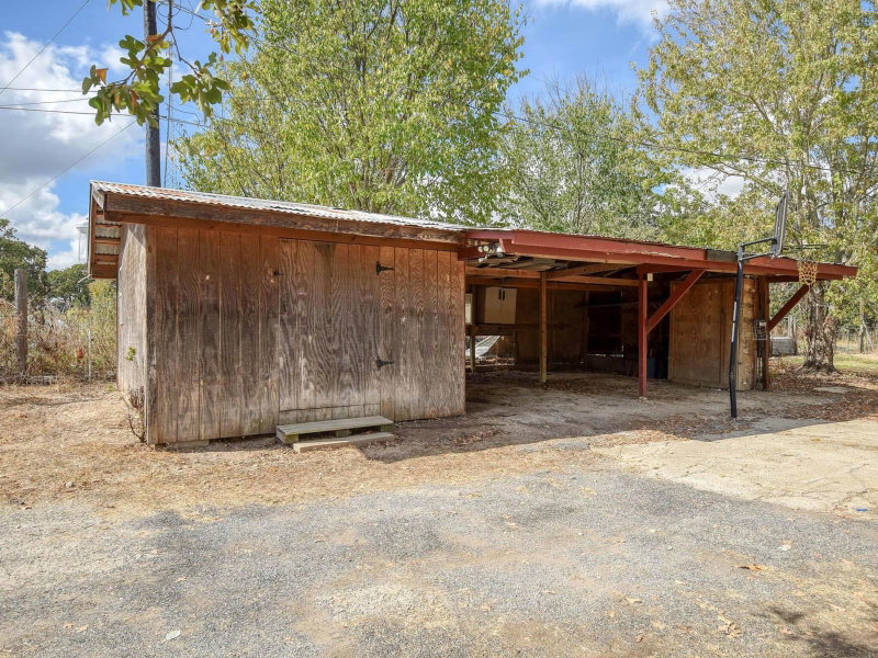 Property photo 32