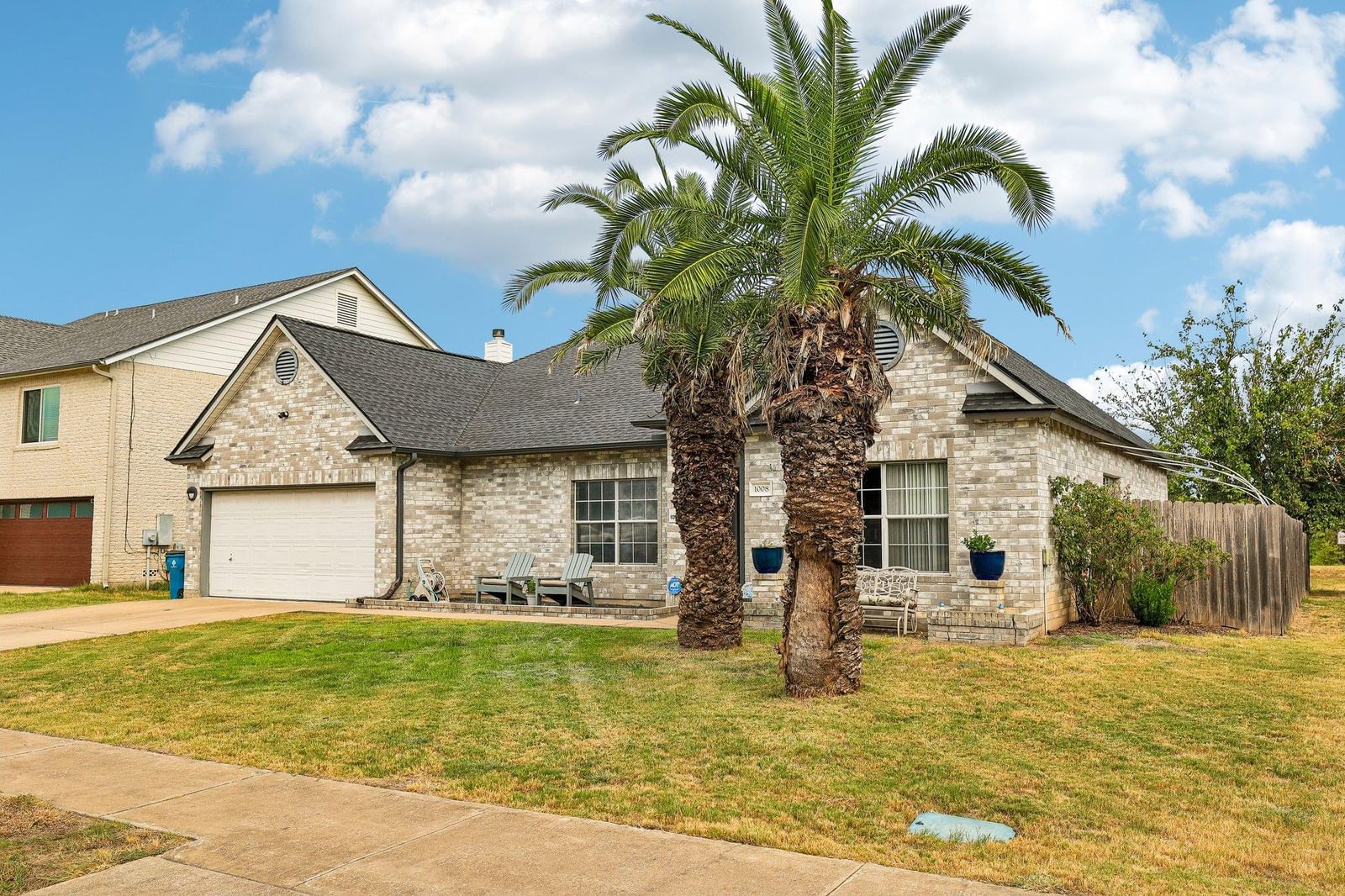 1008 Statler Bend DR - Photo 1