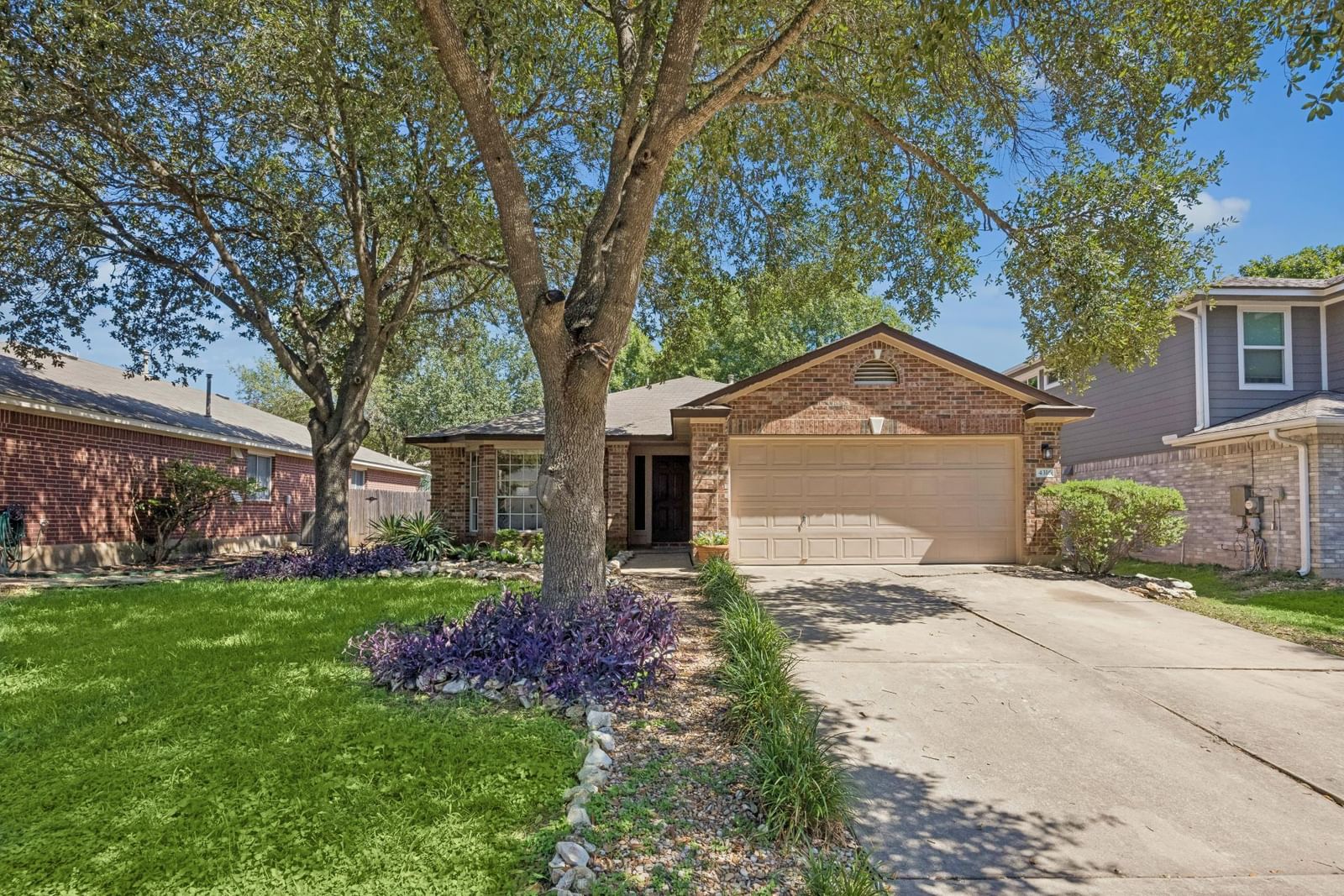 4316 Companeros WAY - Photo 1