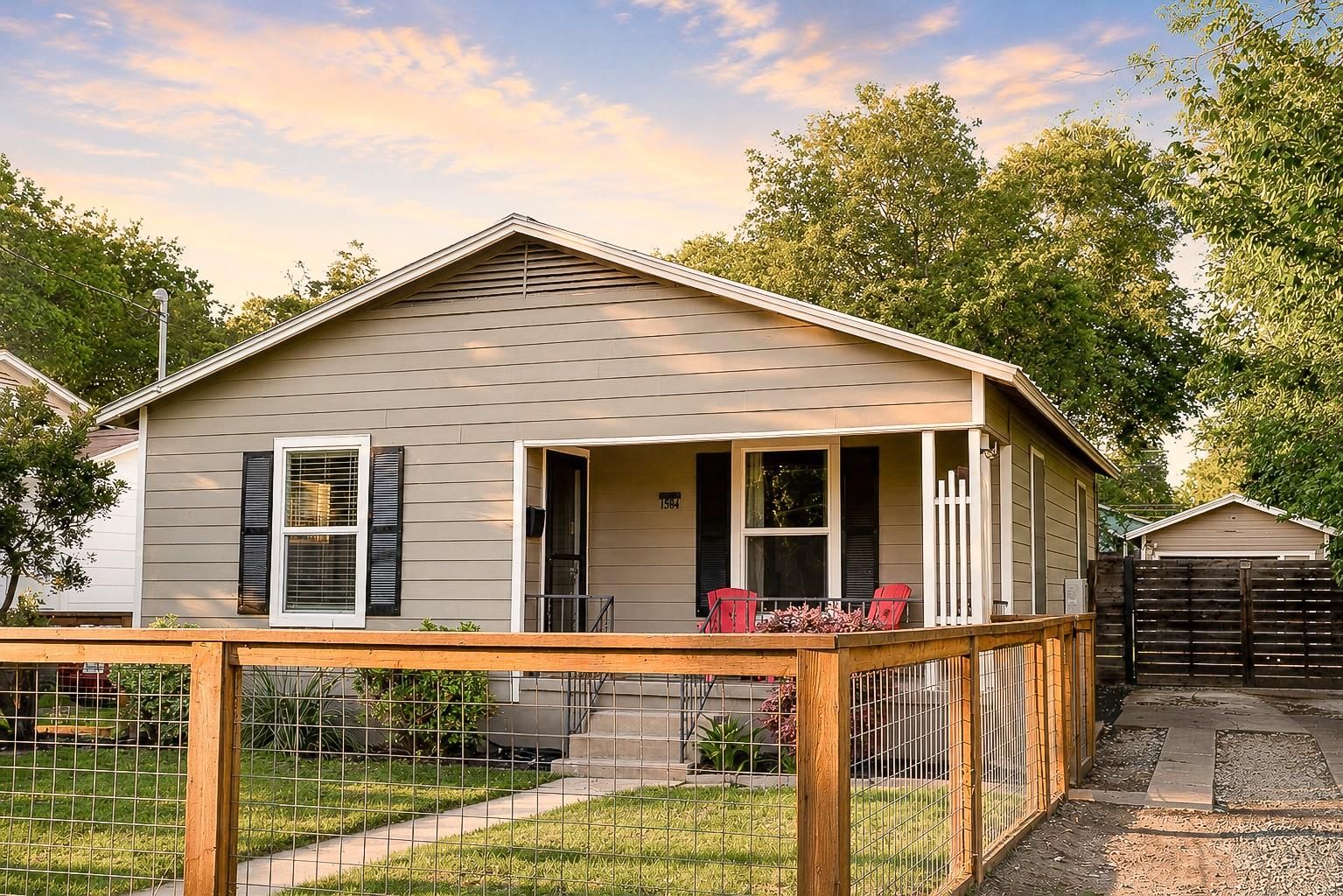 1504 Ullrich Ave - Photo 1