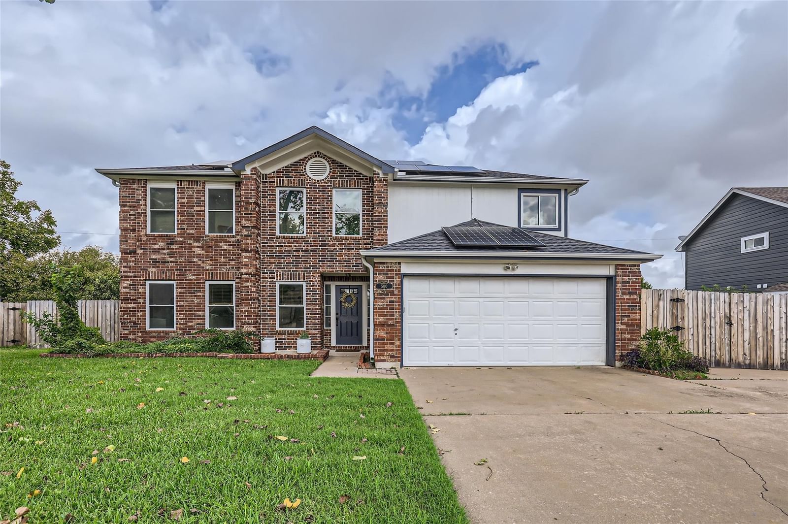 500 Hawthorne LN - Photo 1