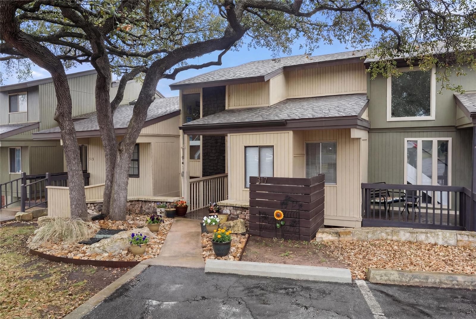 317 Venture BLVD - Photo 1