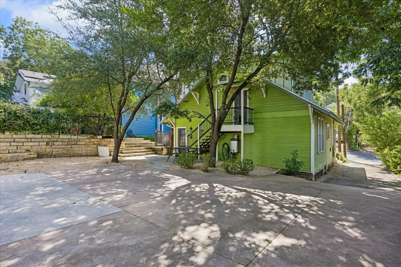 Property photo 33