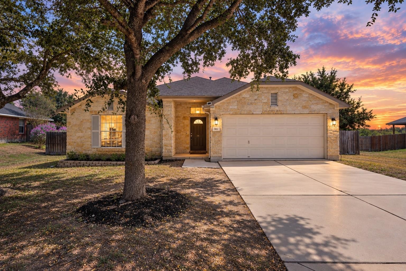 882 Shadow Creek BLVD - Photo 1