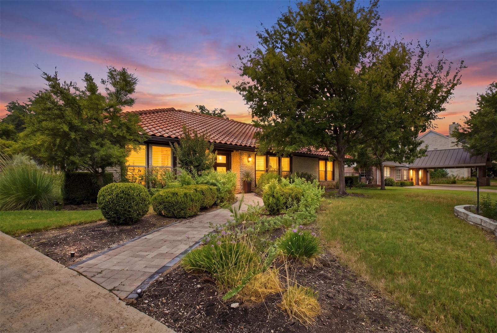 105 Tallstar DR - Photo 1