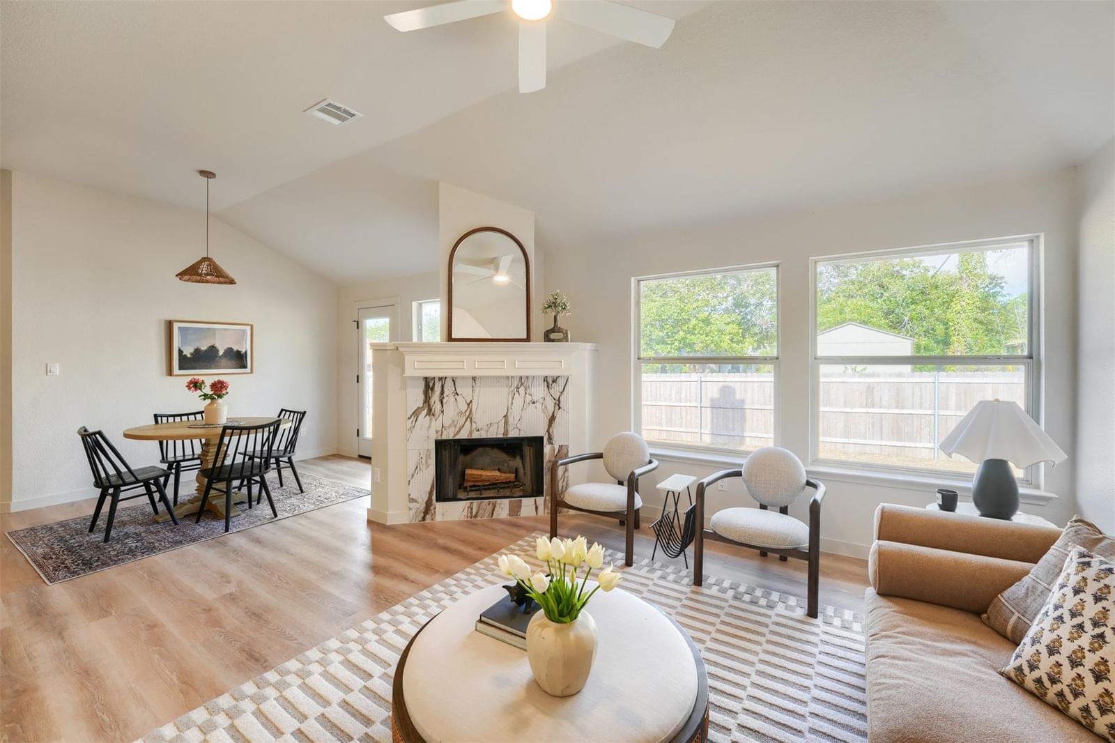 1012 N Railroad Ave - Photo 1