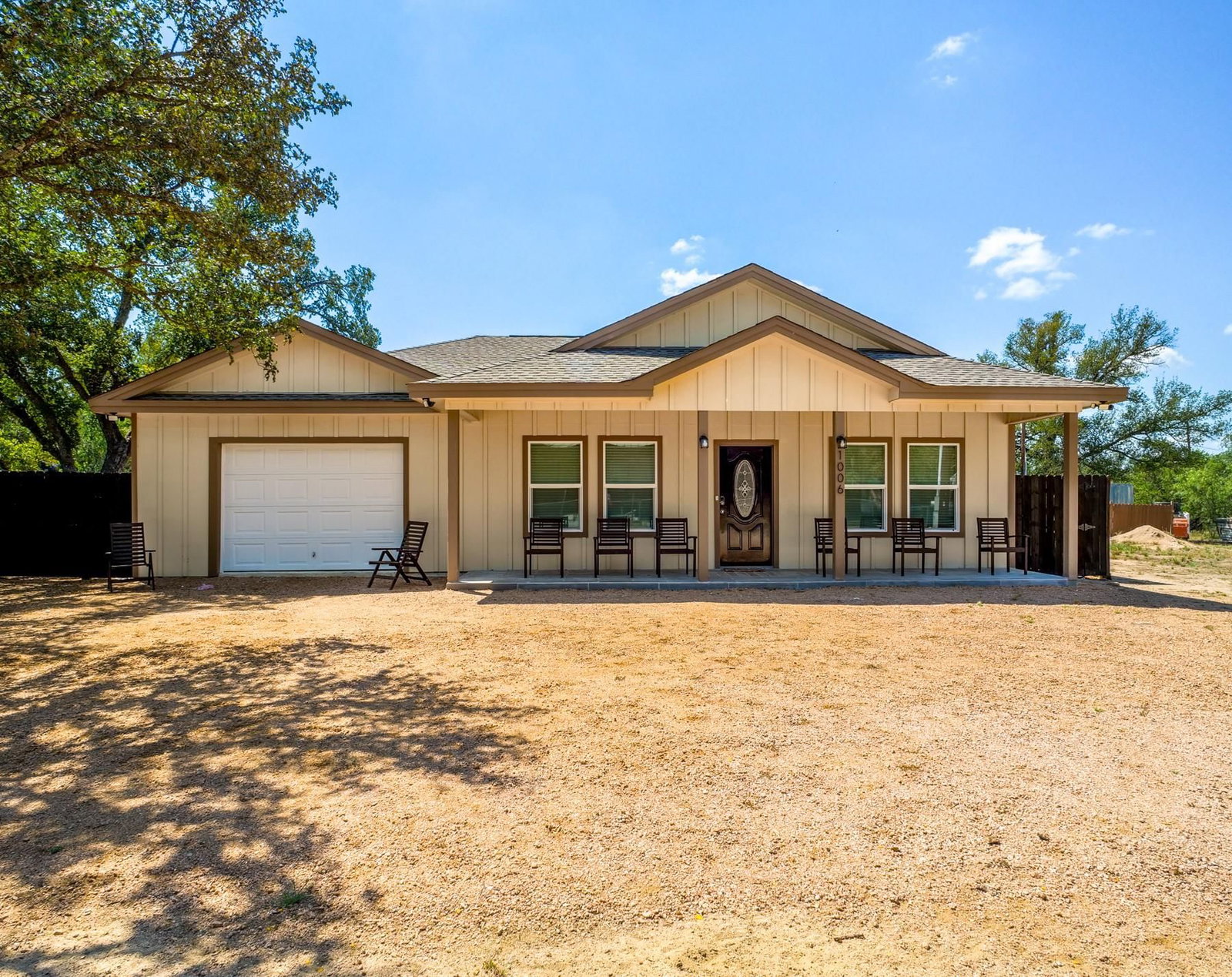 1006 Garfield DR - Photo 1