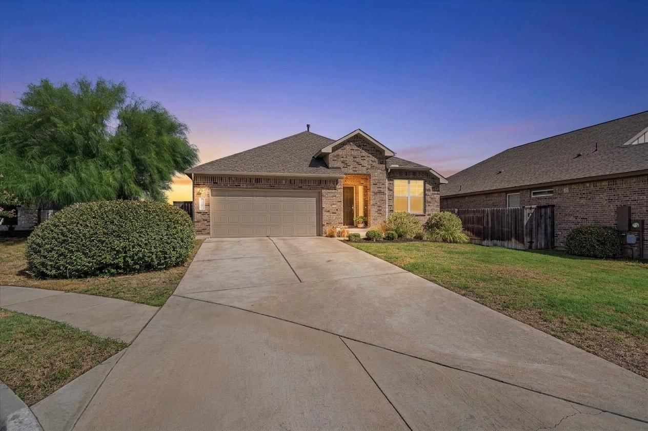 102 Patrick Herndon DR - Photo 1