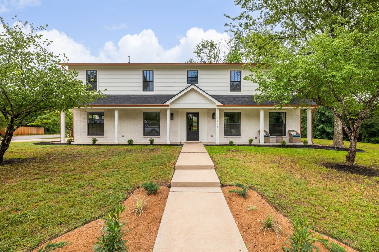 6905 Creighton LN - Photo 1