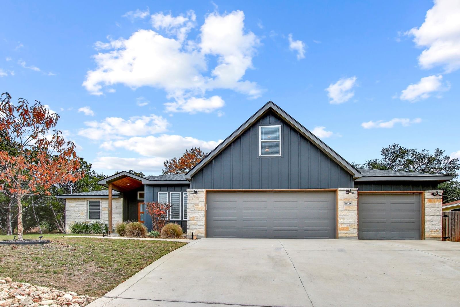 6509 Shady LN - Photo 1