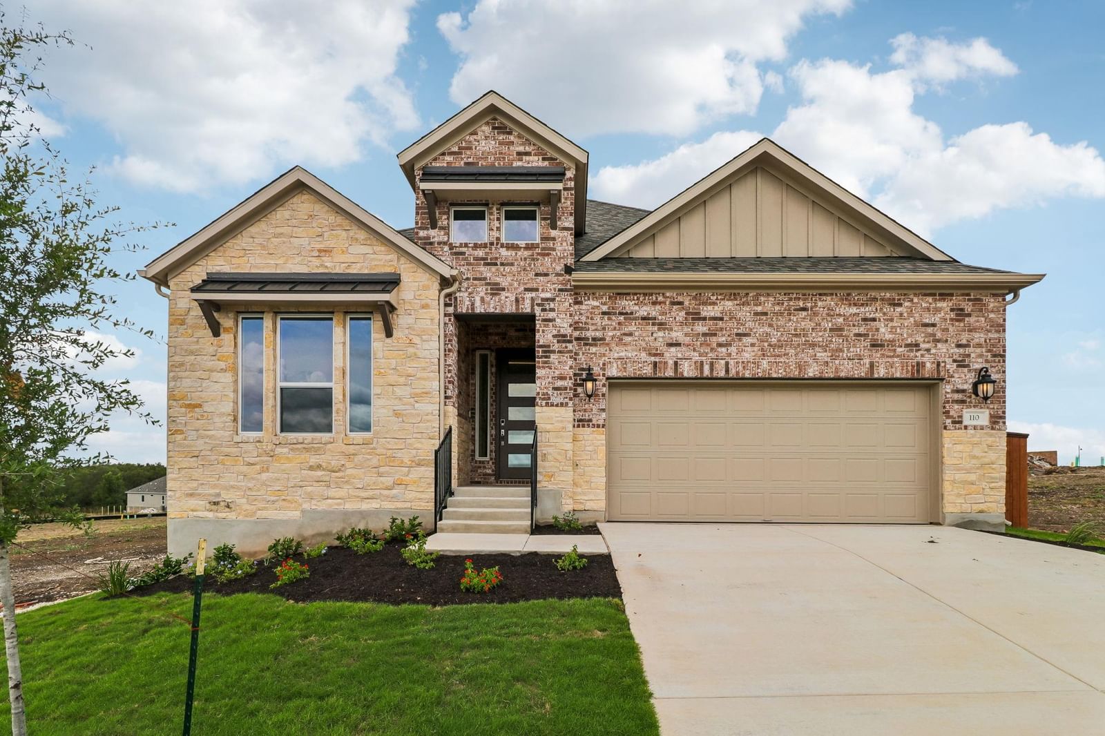 110 Cancho Hill DR - Photo 1