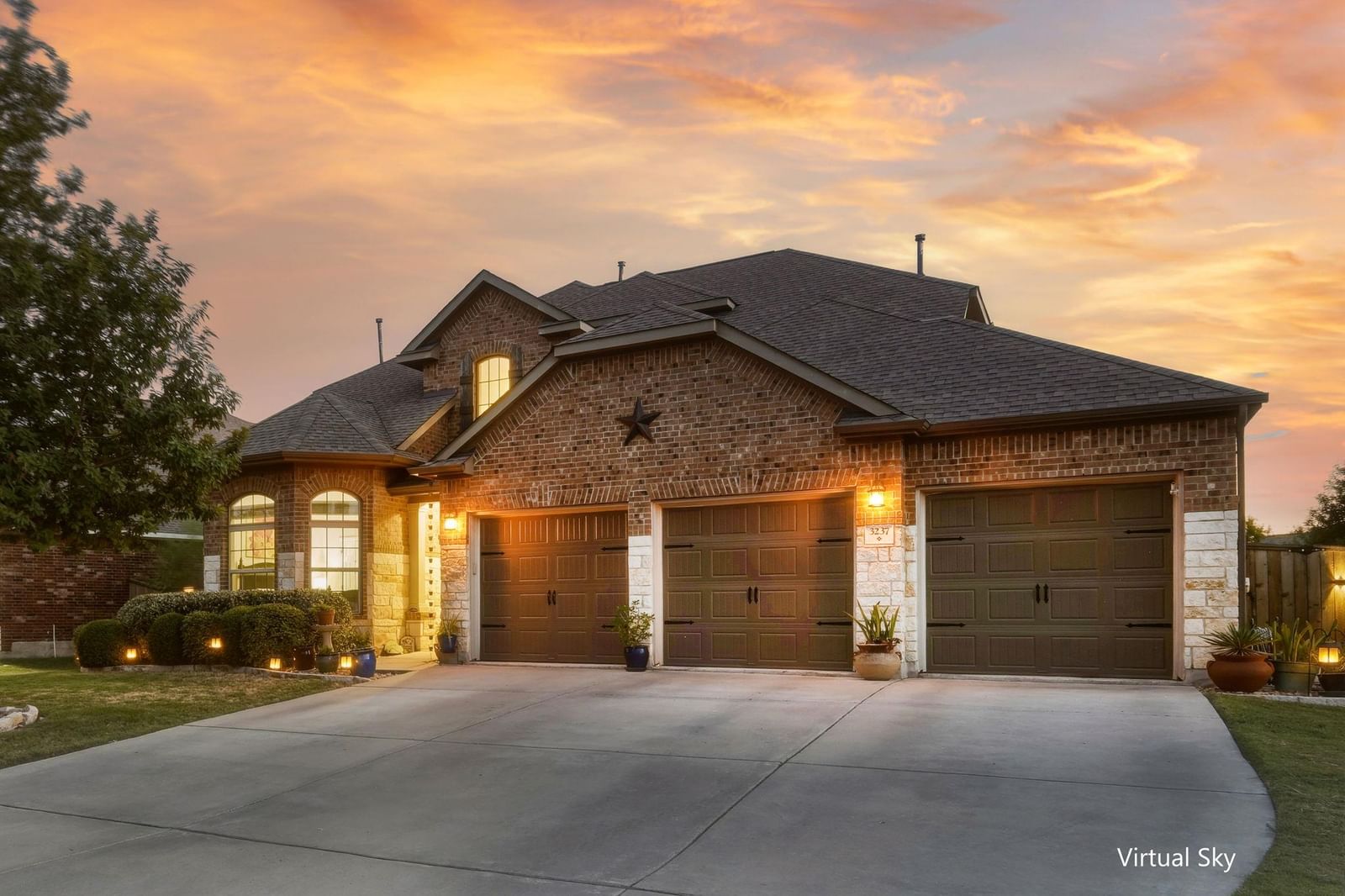3237 Hidalgo LOOP - Photo 1