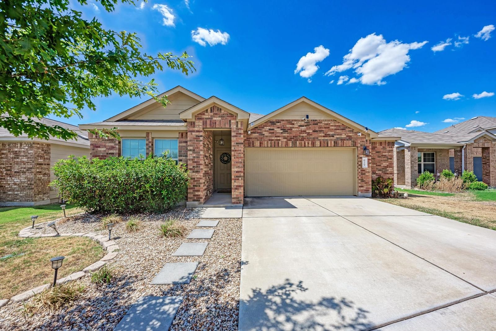 629 Shimek LN - Photo 1