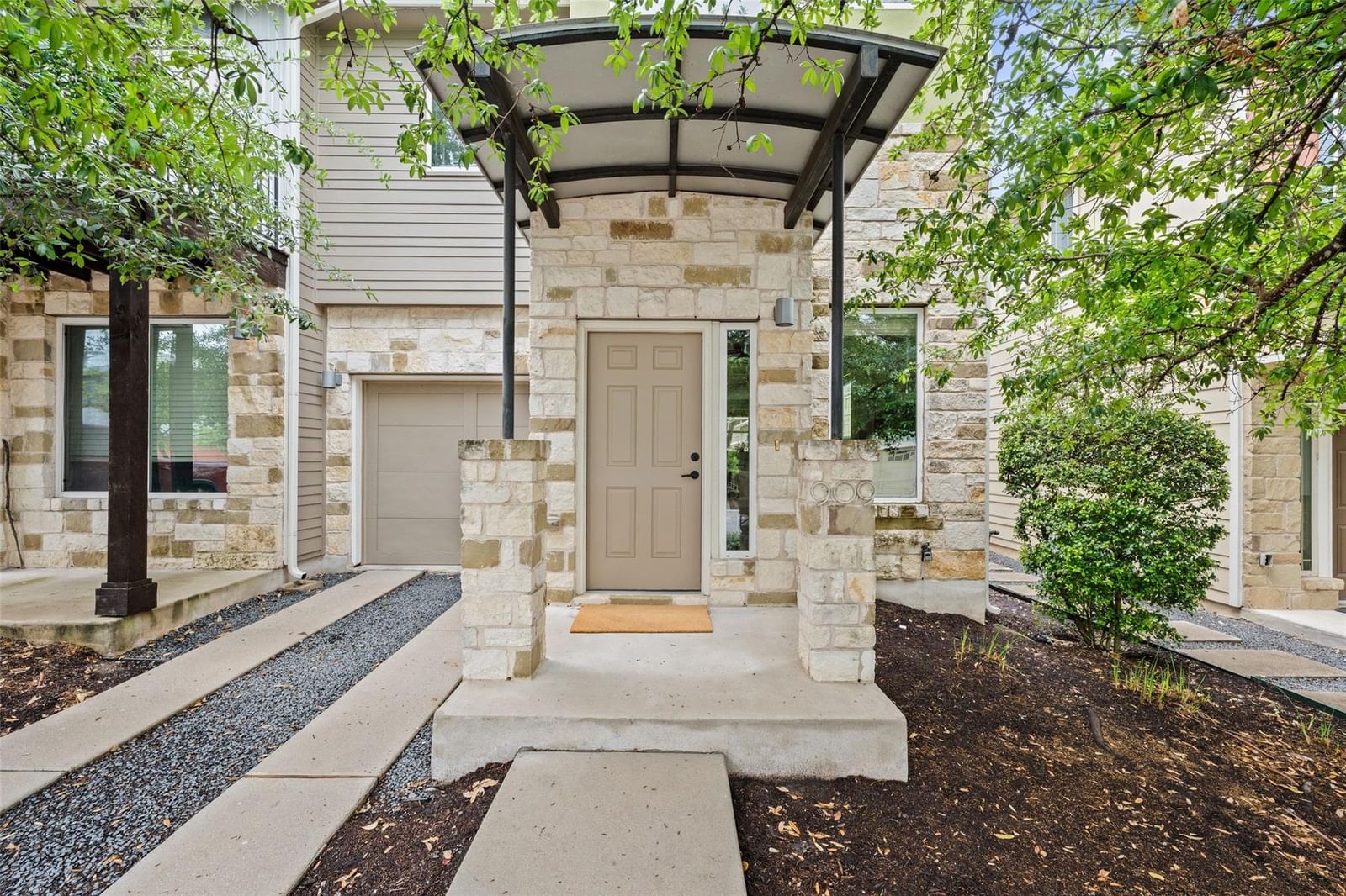 909 Mountaineer LN - Photo 1
