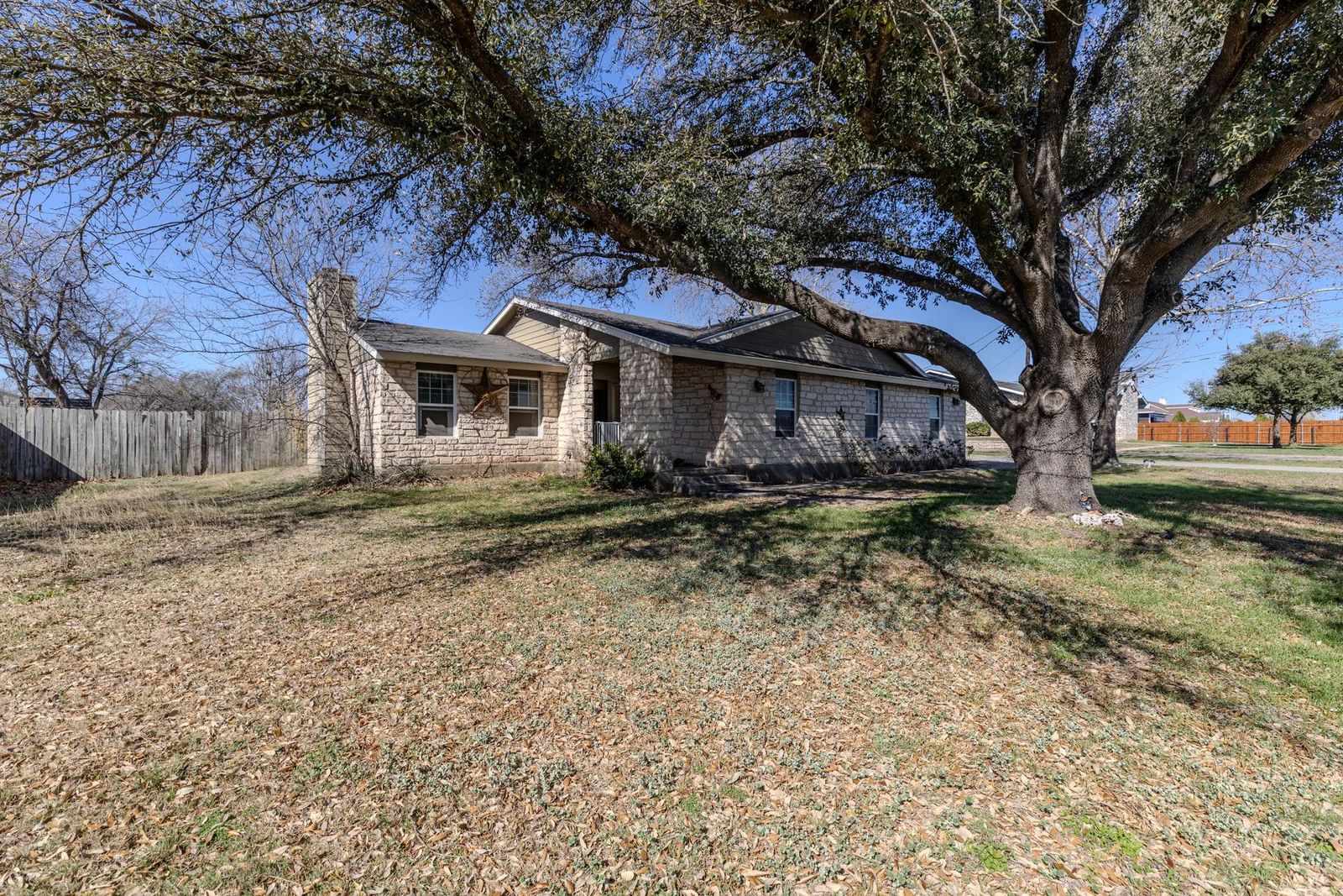 61 Family CIR - Photo 1