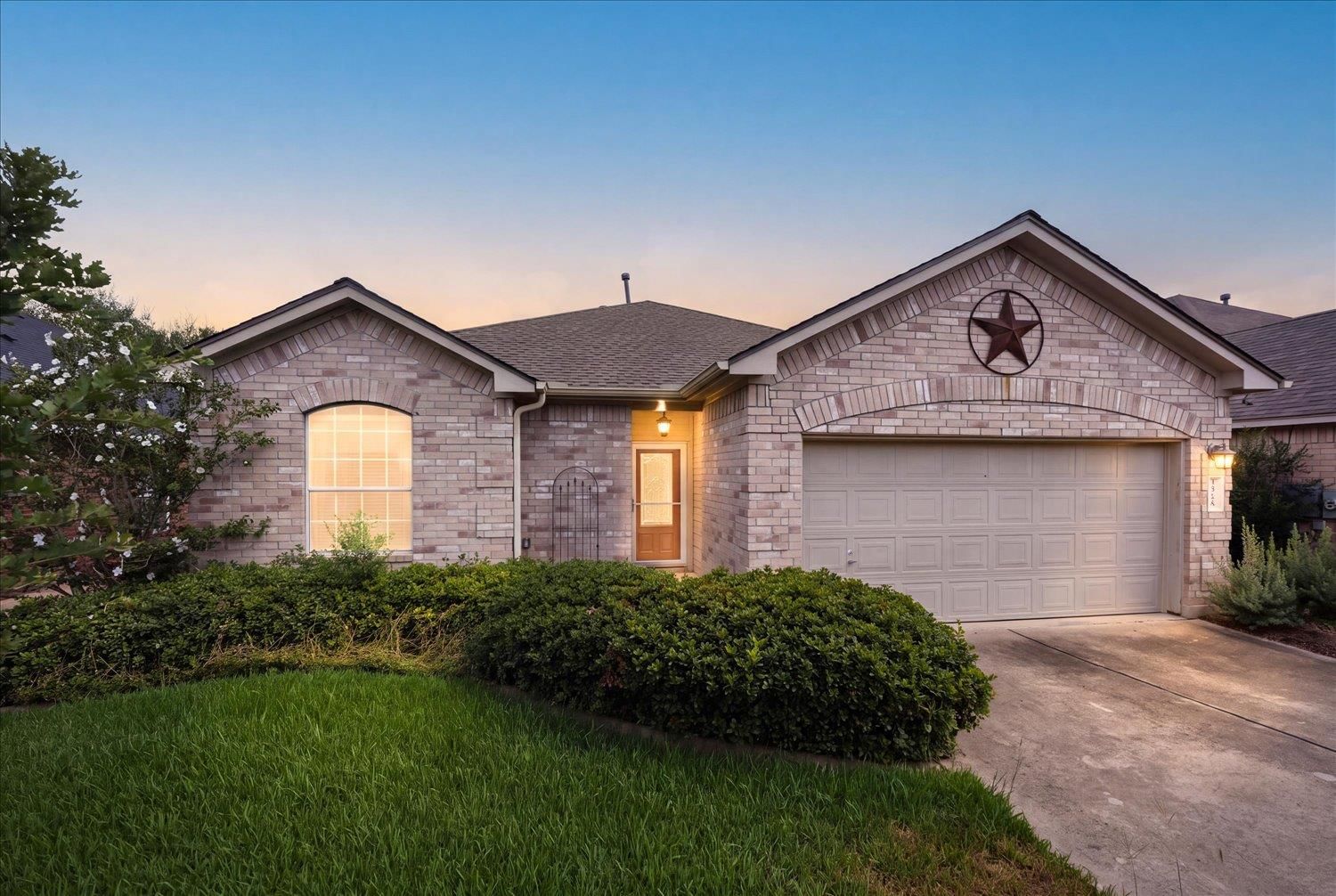1918 Barnett DR - Photo 1