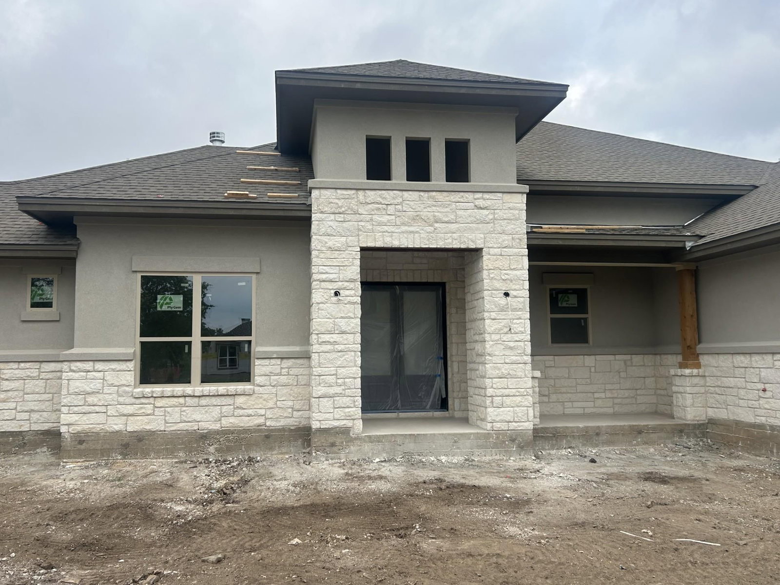 321 Lazy Creek DR - Photo 1