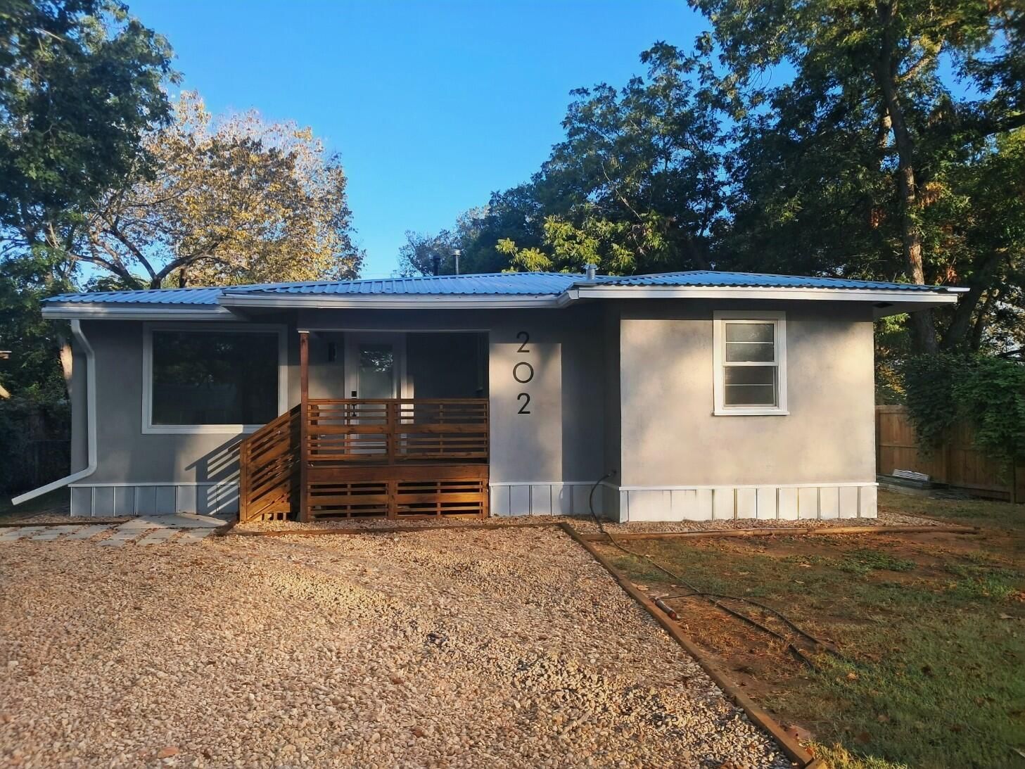 202 Jones ST - Photo 1