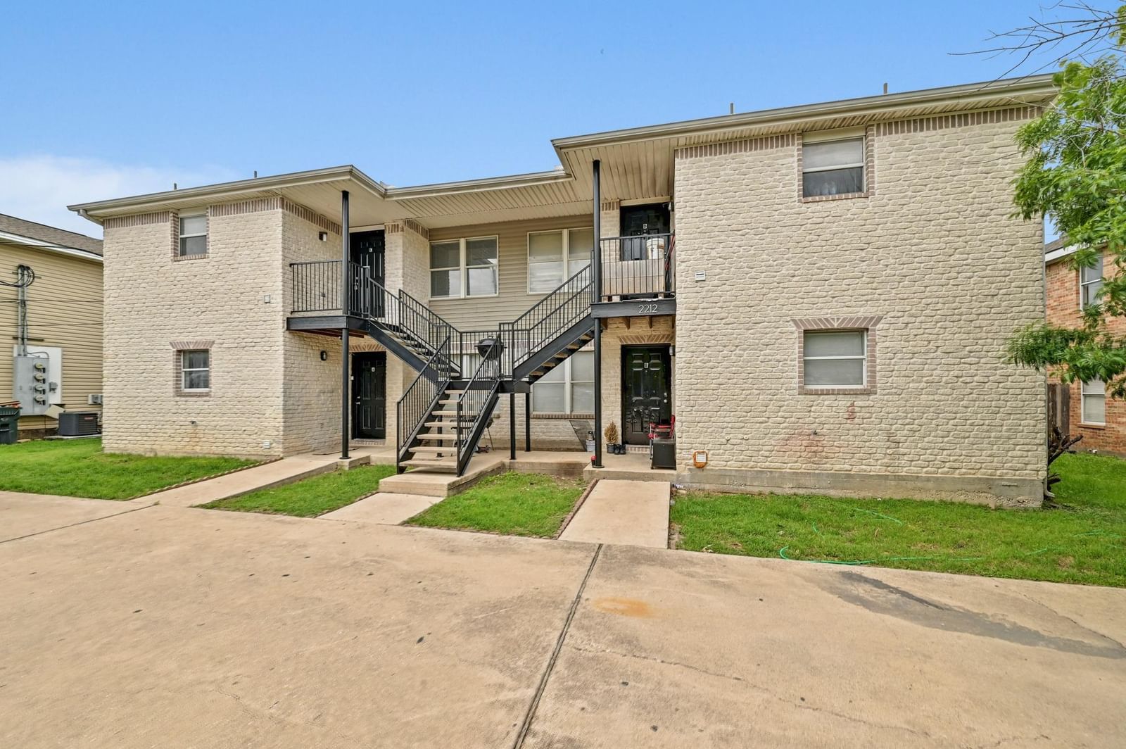 2212 Katy LN - Photo 1