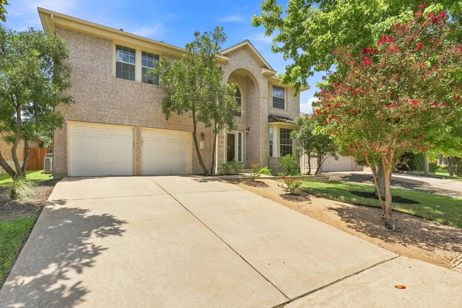9716 Pasatiempo DR - Photo 1
