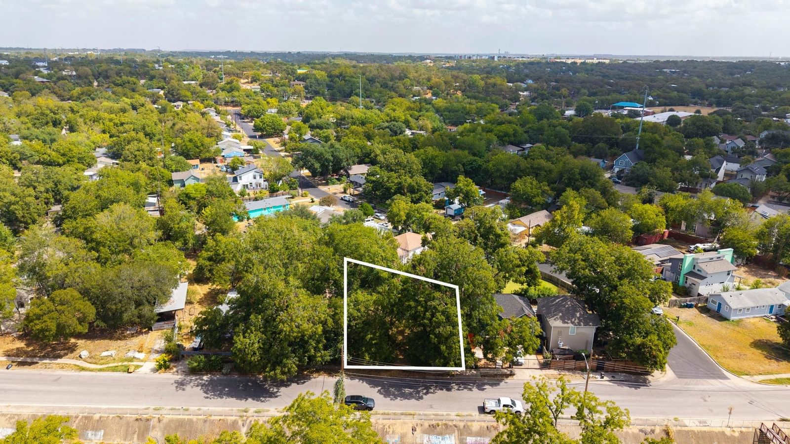 4910 Sara DR - Photo 1