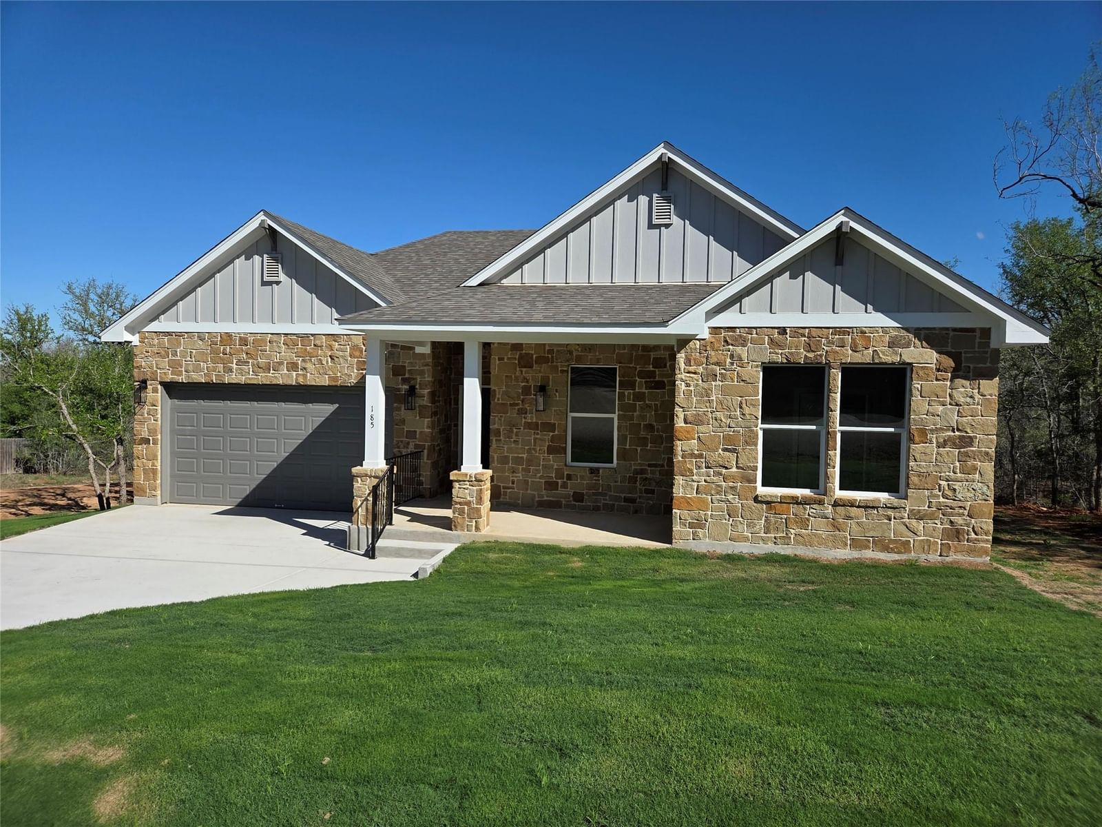 137 Waimanalo LN - Photo 1