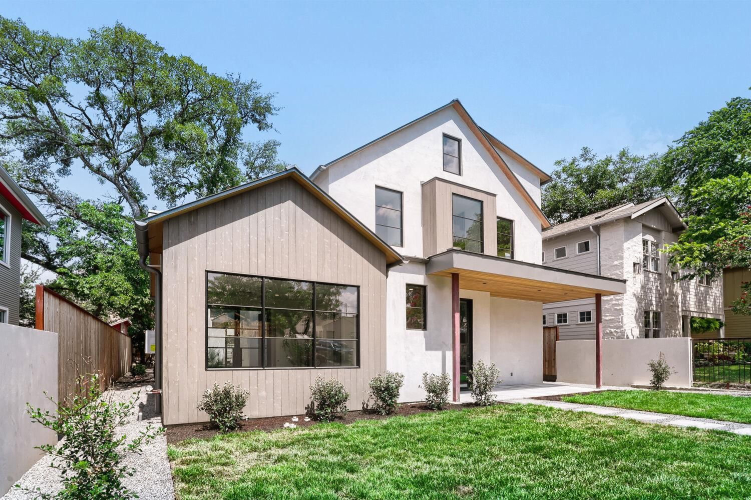 1104 Maufrais ST - Photo 1