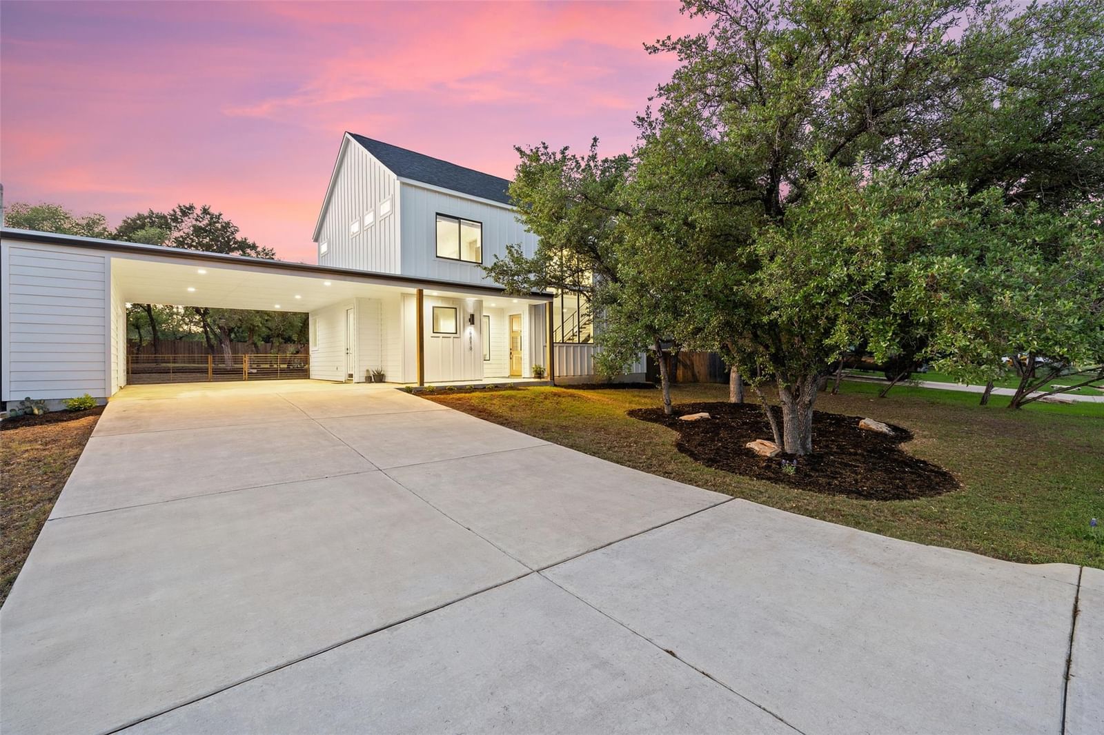 22218 Briarcliff DR - Photo 1
