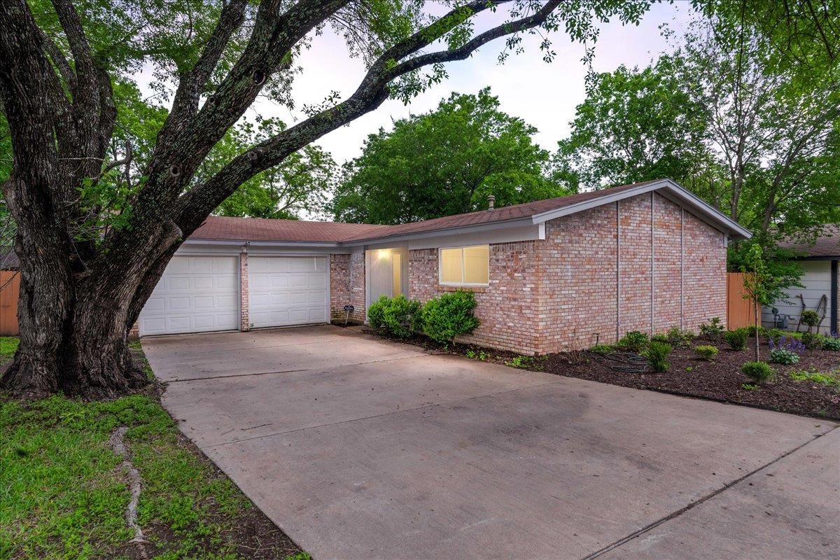 9807 Dallum DR - Photo 1